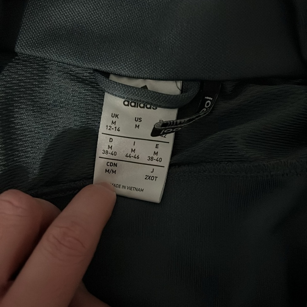 Adidas - Picture 3 of 4